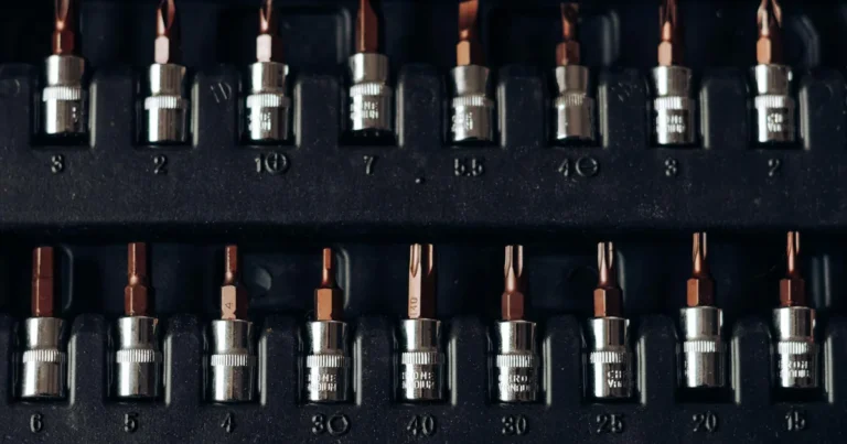 Bity PH PZ i Torx - różnice, zastosowanie i jak nie zniszczyć wkrętów?