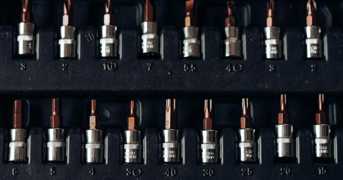 Bity PH PZ i Torx - różnice, zastosowanie i jak nie zniszczyć wkrętów?