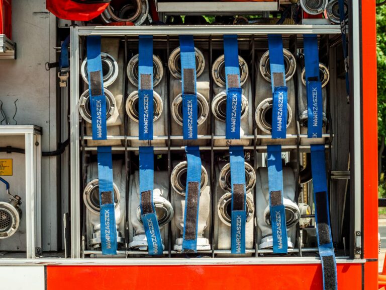 Taśma dylatacyjna z pianki PE: Niezbędny margines bezpieczeństwa Twojej podłogi