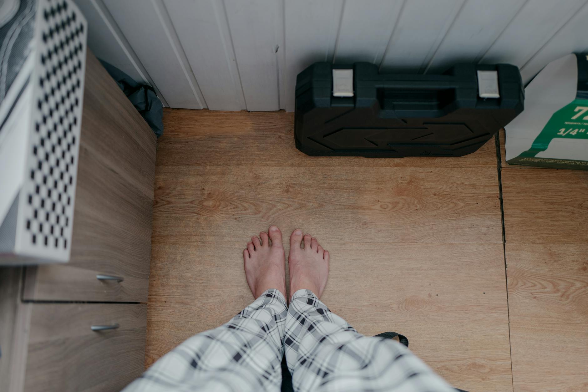 Izolacja termiczna pod posadzkę – EPS 100 vs płyty PIR