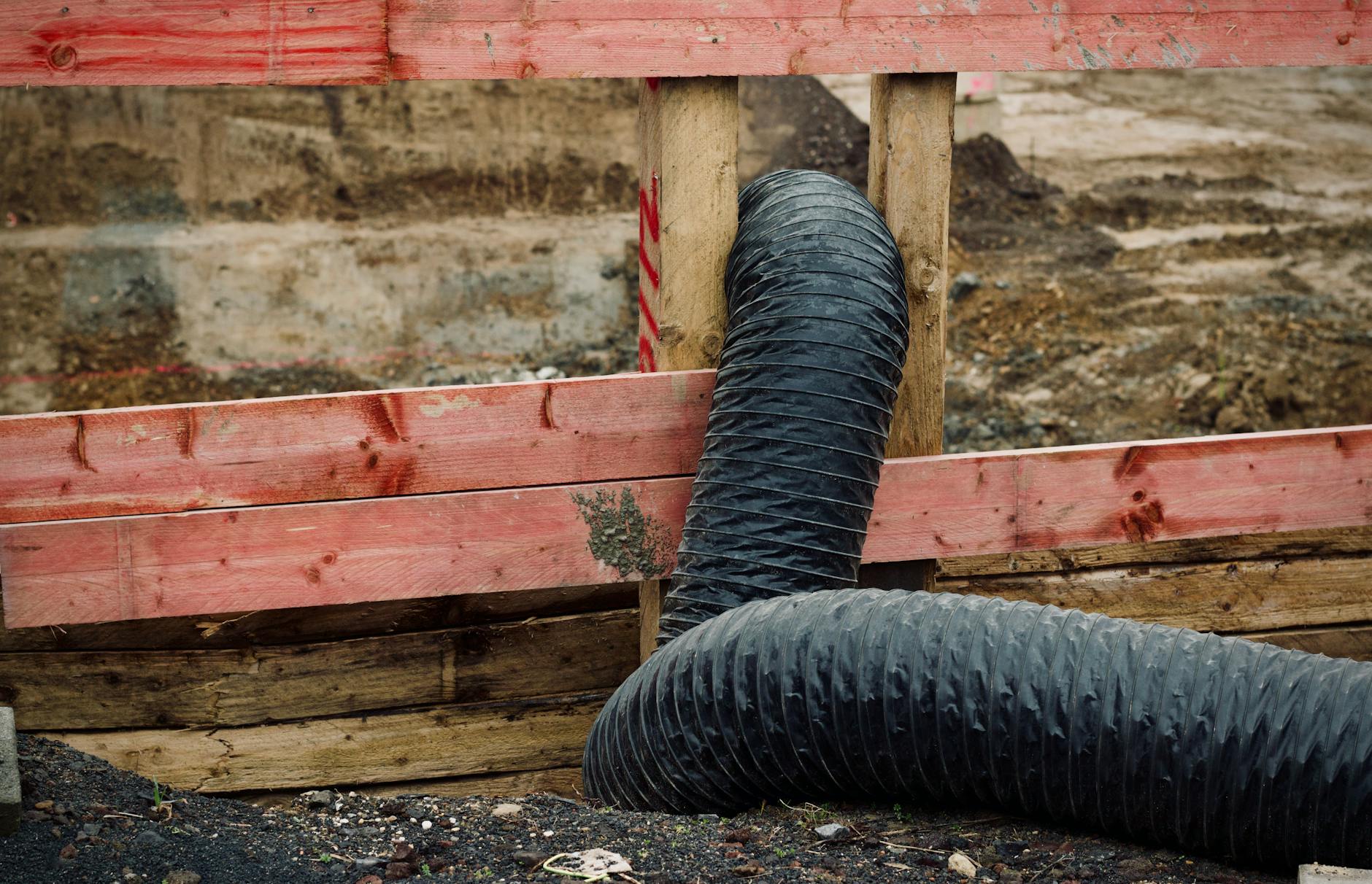 Kanalizacja pod chudziakiem – rury, spadki i montaż
