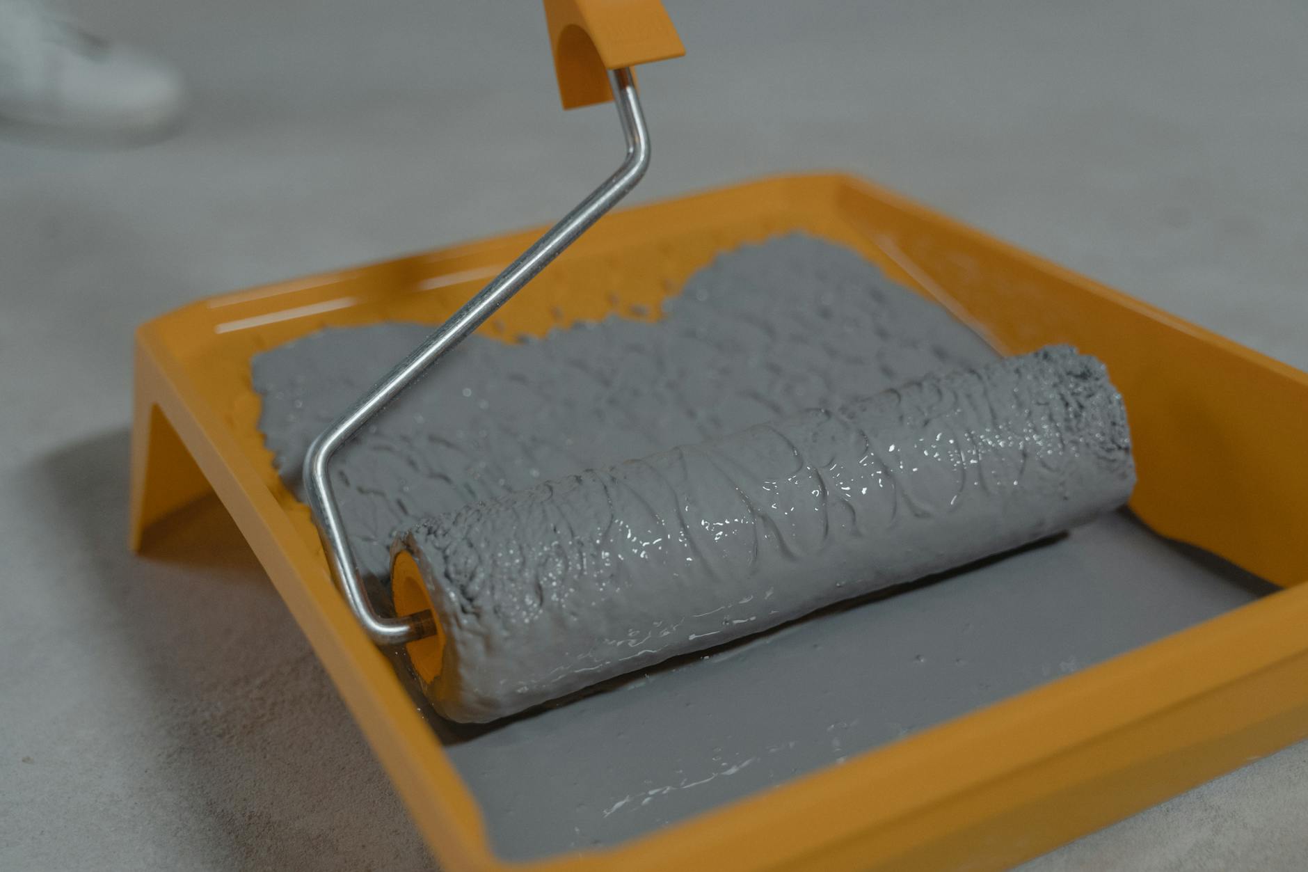 Farba nitro (celulozowa) – właściwości, zastosowanie i porady